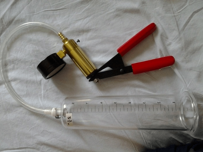 Empty pump for a member